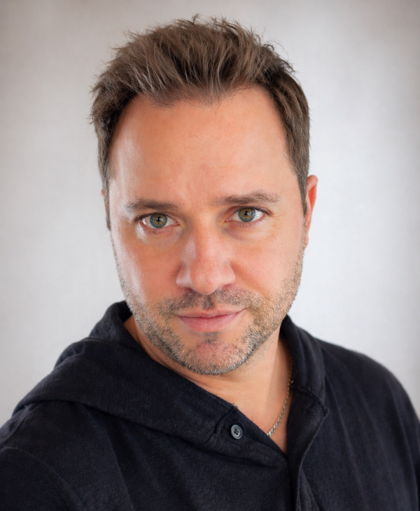 Vince Carone -600-x-730-px-2